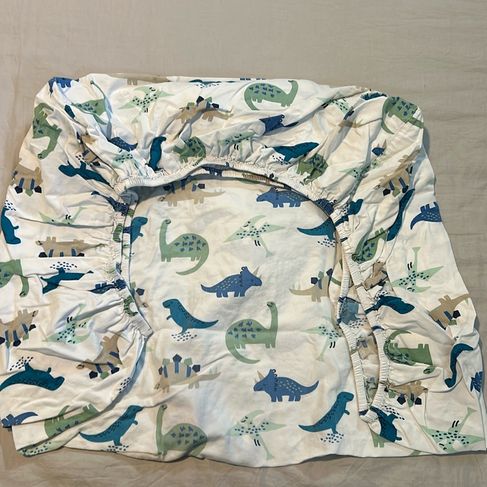 Fitted crib/toddler bed sheet